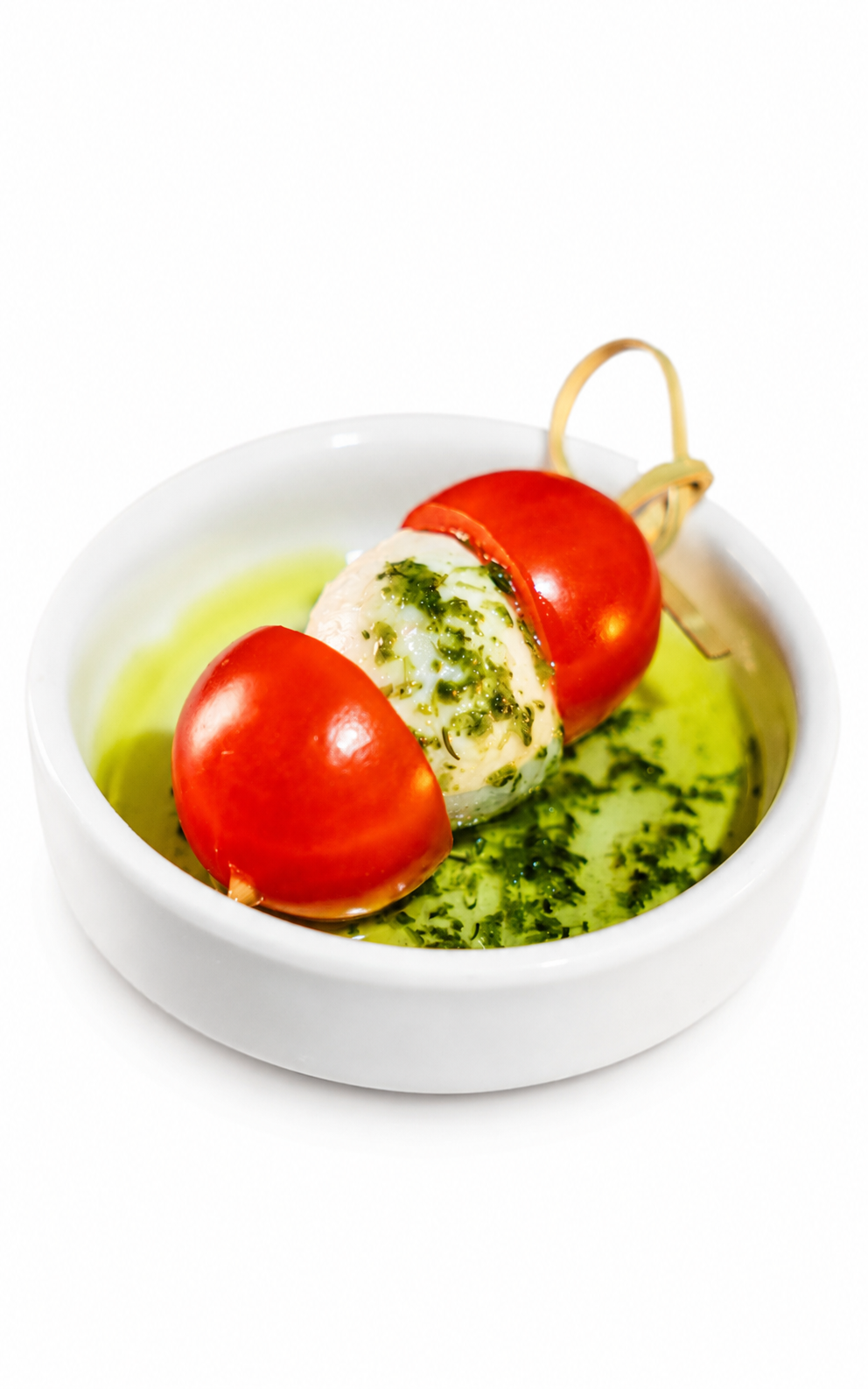 Мини-моцарелла с томатами черри и соусом песто