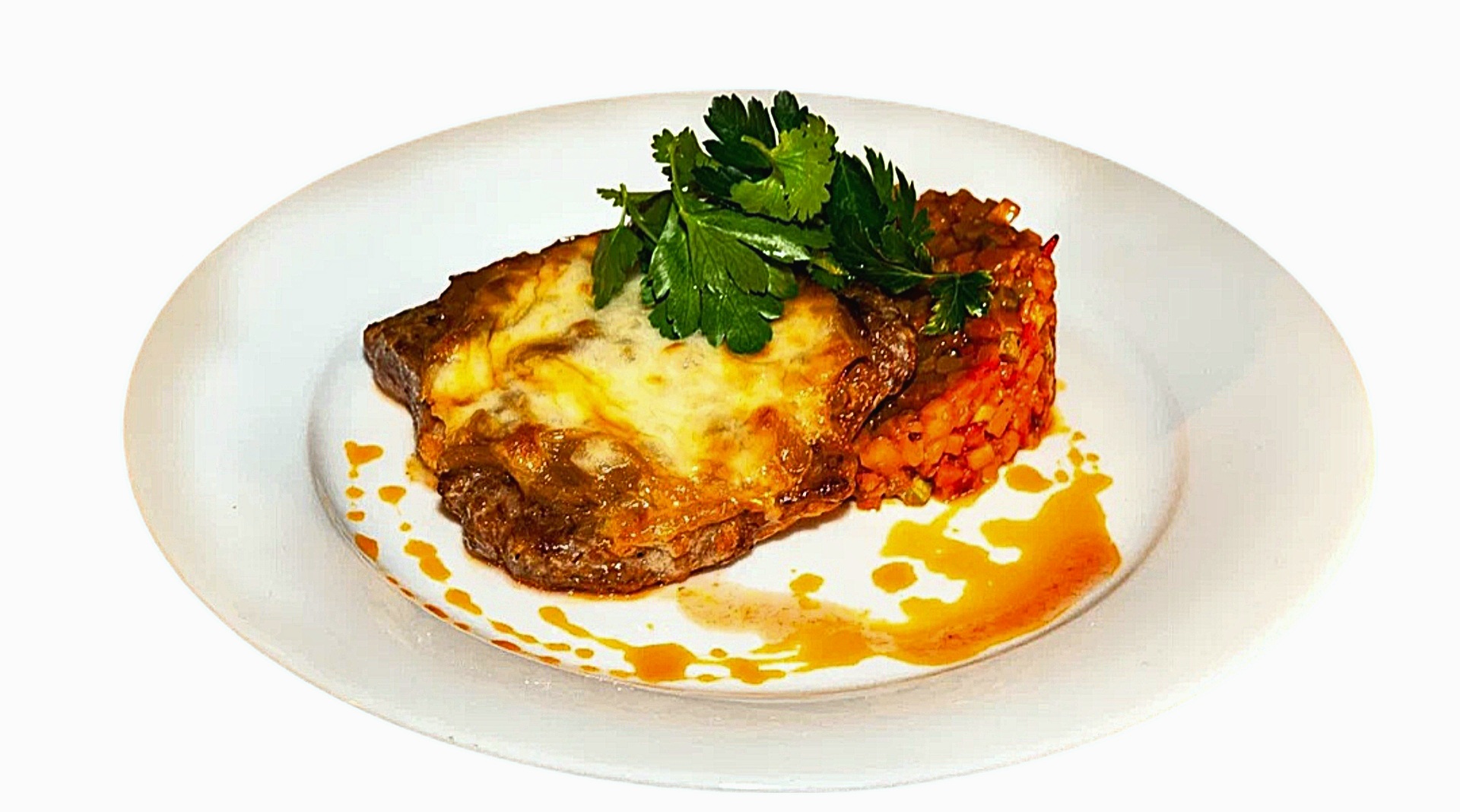 Свинина по-баварски с сыром и луковым конфи с овощной сальсой